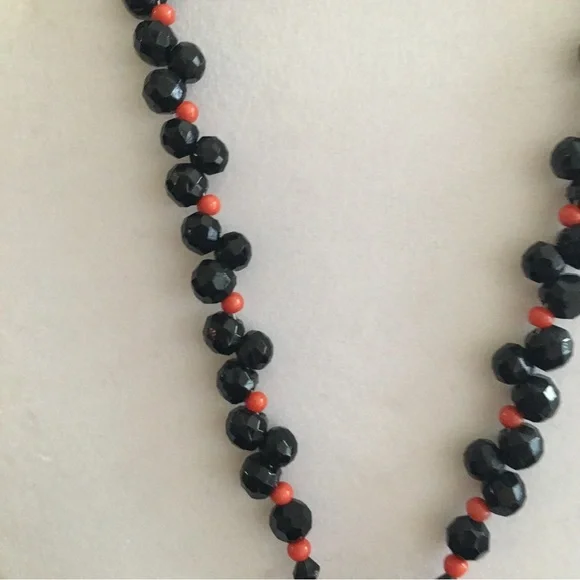 Beaded Necklace With Vintage Reversible Cloisonné Pendant - Picture 11 of 12